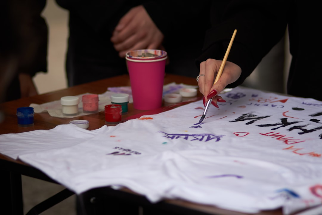 Tips Off Contact Sablon: Jarak Ideal Screen dan Kain untuk Hasil Cetak Sempurna